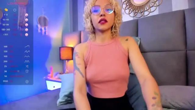 Image 11 of missy_halt Stream on Chaturbate on 18 months ago