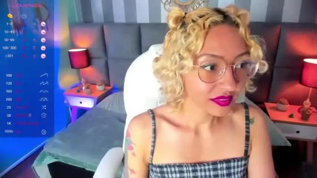 Image 8 of missy_halt Stream on Chaturbate on 18 months ago