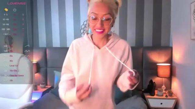 Image 4 of missy_halt Stream on Chaturbate on 18 months ago
