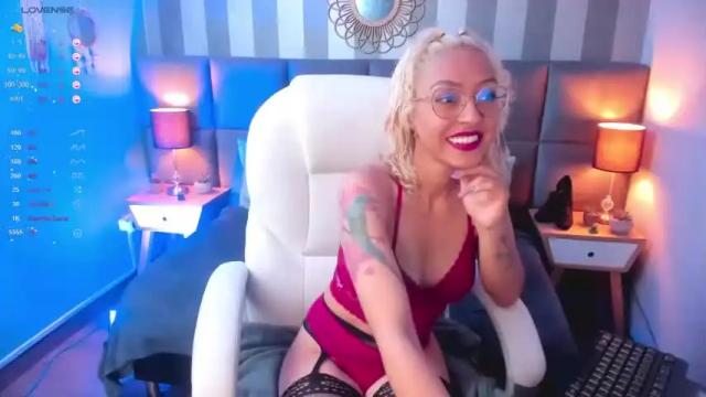 Image 11 of missy_halt Stream on Chaturbate on 18 months ago