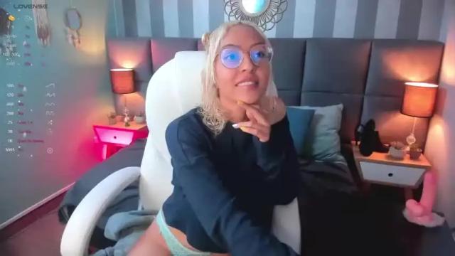 Image 2 of missy_halt Stream on Chaturbate on 17 months ago