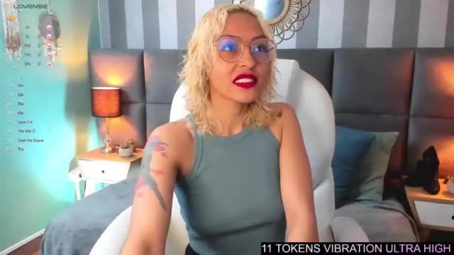 Image 7 of missy_halt Stream on Chaturbate on 17 months ago