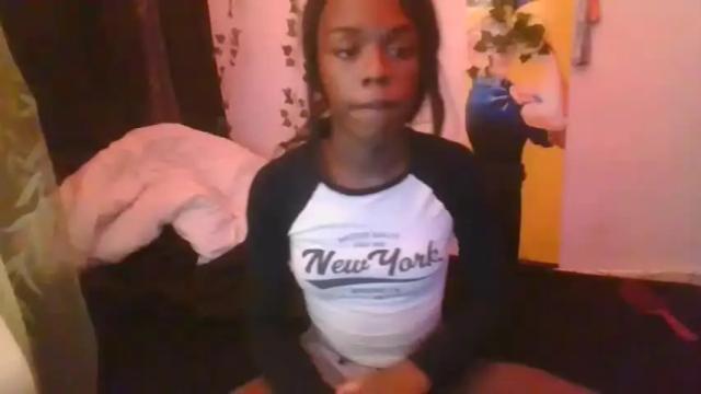 Image 3 of missymixingmiss Stream on Chaturbate on 23 months ago