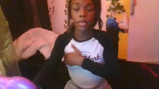 Image 6 of missymixingmiss Stream on Chaturbate on 23 months ago