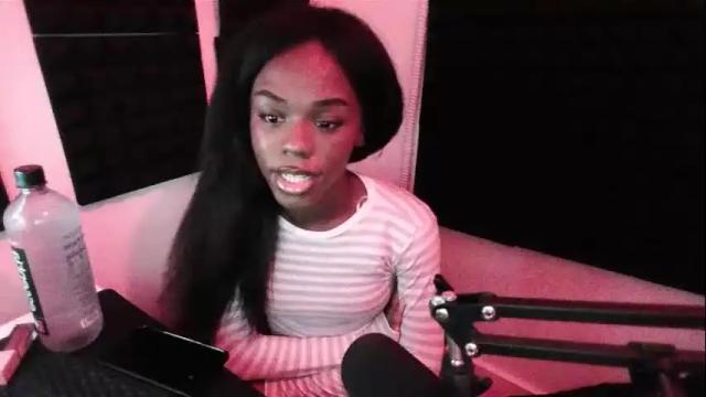 Image 3 of missymixingmiss Stream on Chaturbate on 2 months ago