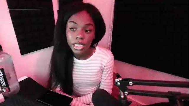 Image 4 of missymixingmiss Stream on Chaturbate on 2 months ago