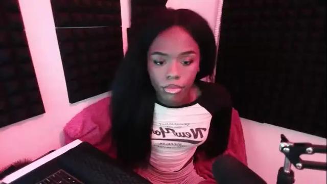 Image 2 of missymixingmiss Stream on Chaturbate on 2 months ago