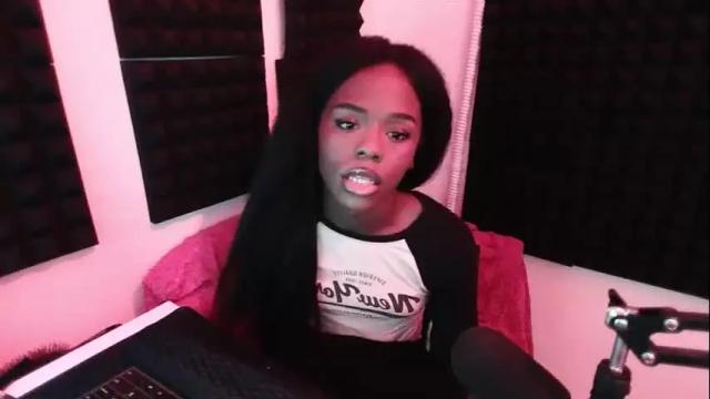 Image 8 of missymixingmiss Stream on Chaturbate on 2 months ago