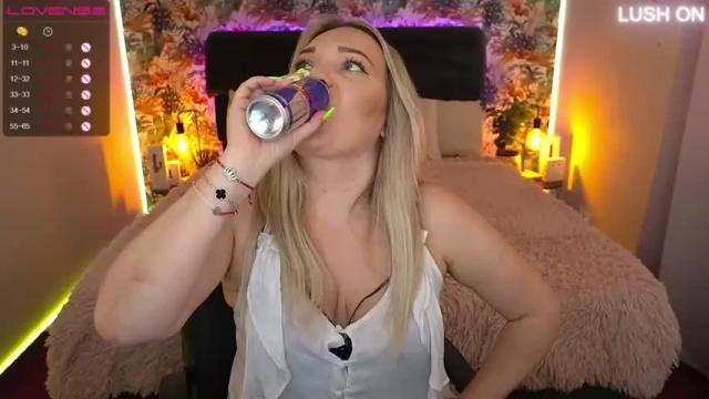 Image 7 of missyymartinezz Stream on Chaturbate on 12 months ago