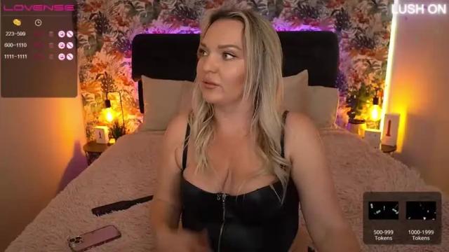Image 12 of missyymartinezz Stream on Chaturbate on 12 months ago