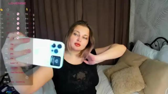 Image 2 of misti_bright Stream on Chaturbate on 15 months ago