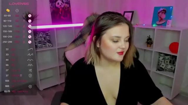 Image 7 of misti_bright Stream on Chaturbate on 15 months ago