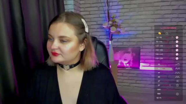 Image 12 of misti_bright Stream on Chaturbate on 15 months ago