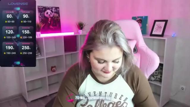 Image 10 of misti_bright Stream on Chaturbate on 23 months ago