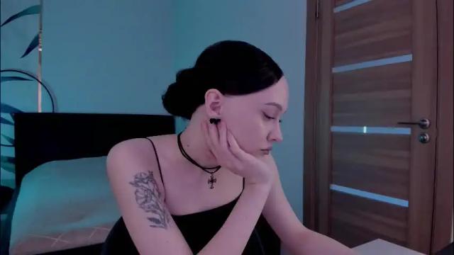 Image 3 of mistress_mialibra Stream on Chaturbate on 3 months ago