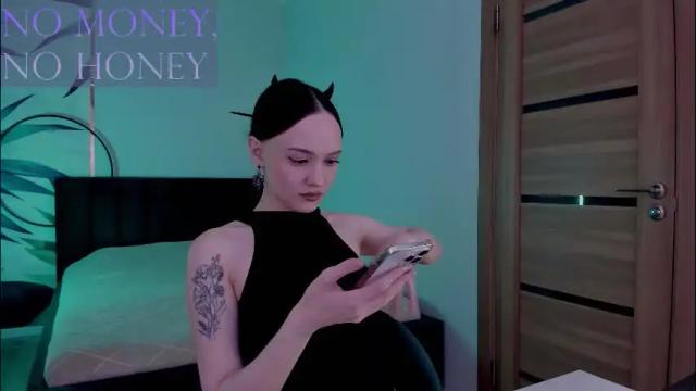 Image 2 of mistress_mialibra Stream on Chaturbate on 16 days ago