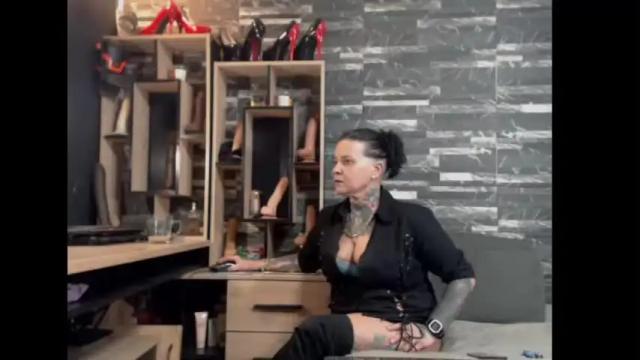 Image 4 of mistress_mirybossy Stream on Chaturbate on 14 months ago