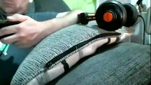 Image 12 of mistresscassieandtoy Stream on Chaturbate on 13 months ago