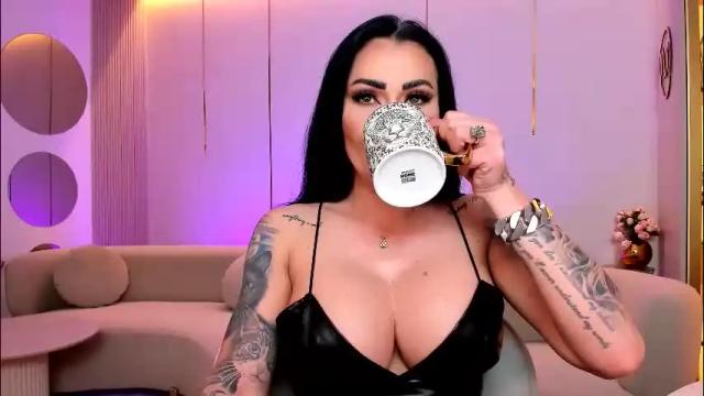 Image 2 of mistresskennya Stream on Chaturbate on 1 month ago