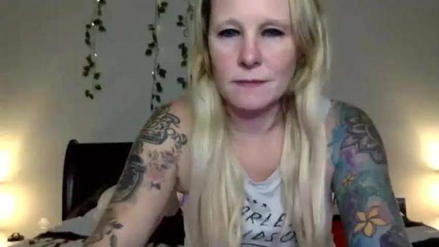 Image 2 of mistresskorabell Stream on Chaturbate on 17 months ago