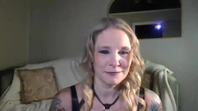 Image 2 of mistresskorabell Stream on Chaturbate on 19 months ago