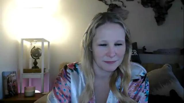 Image 3 of mistresskorabell Stream on Chaturbate on 14 months ago