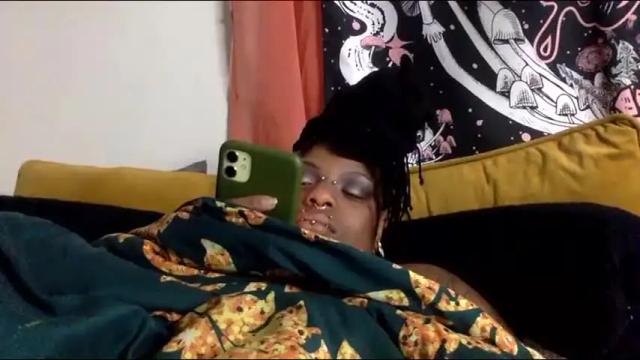 Image 4 of mistressmystii Stream on Chaturbate on 8 days ago