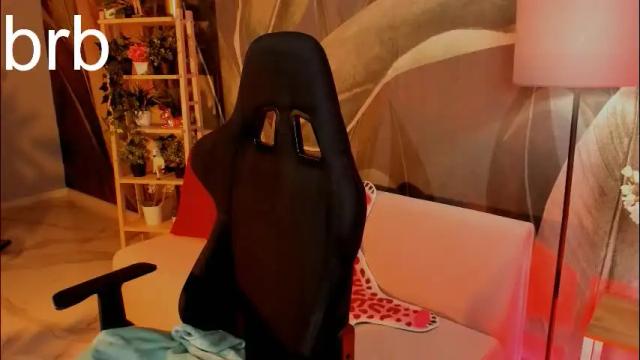 Image 4 of mistybarnes Stream on Chaturbate on 2 months ago