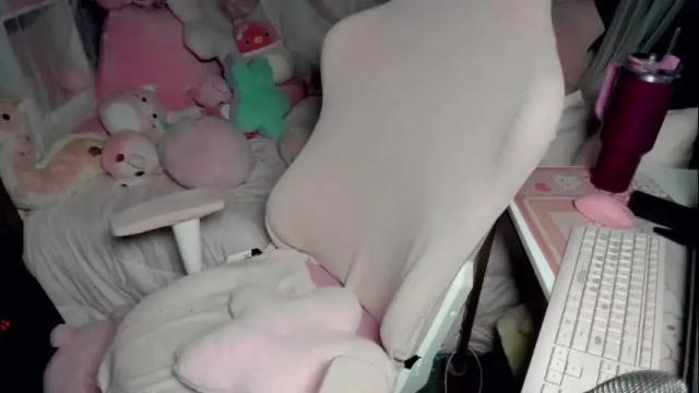 Image 2 of mistymystic Stream on Chaturbate on 2 months ago