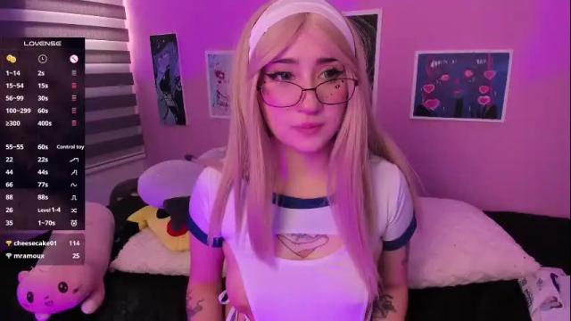 Image 11 of miwaviolet Stream on Chaturbate on 2 months ago