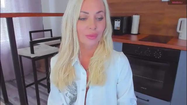 Image 2 of miya_kisss Stream on Chaturbate on 2 months ago