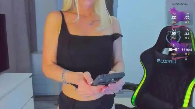 Image 11 of miya_kisss Stream on Chaturbate on 11 days ago