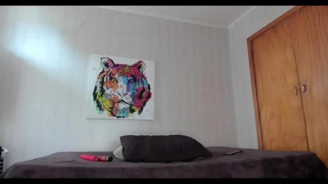 Image 8 of mizzkittay Stream on Chaturbate on 18 months ago