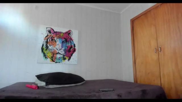Image 2 of mizzkittay Stream on Chaturbate on 18 months ago