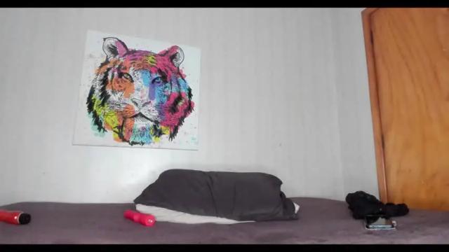 Image 2 of mizzkittay Stream on Chaturbate on 18 months ago