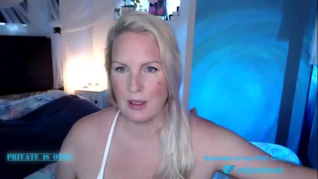 Image 7 of mjcoconut Stream on Chaturbate on 3 months ago