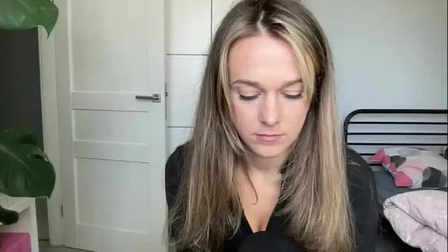 Image 3 of mmminnie Stream on Chaturbate on 27 days ago