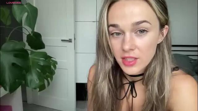 Image 2 of mmminnie Stream on Chaturbate on 2 months ago