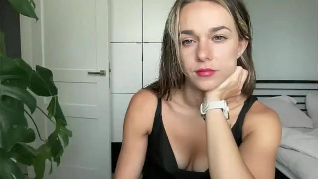 Image 3 of mmminnie Stream on Chaturbate on 2 months ago