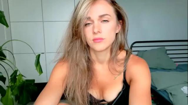 Image 2 of mmminnie Stream on Chaturbate on 2 months ago