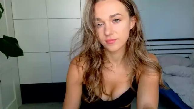 Image 2 of mmminnie Stream on Chaturbate on 29 days ago
