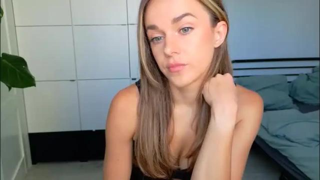 Image 3 of mmminnie Stream on Chaturbate on 27 days ago