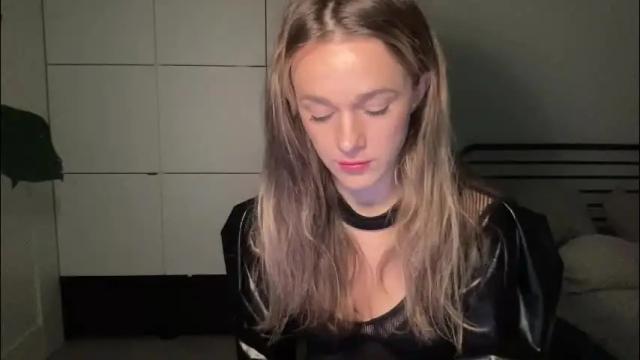 Image 2 of mmminnie Stream on Chaturbate on 24 days ago