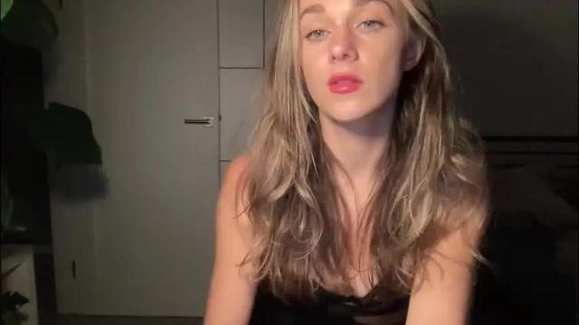 Image 2 of mmminnie Stream on Chaturbate on 23 days ago