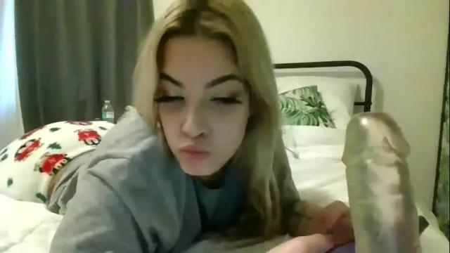 Image 10 of mnmoji4717 Stream on Chaturbate on 17 months ago