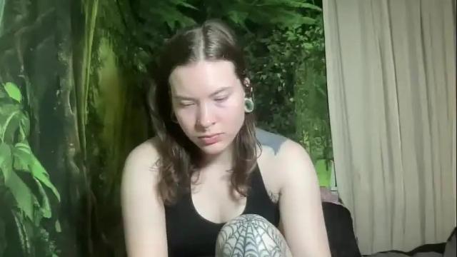 Image 3 of mo0n_goddess Stream on Chaturbate on 9 days ago