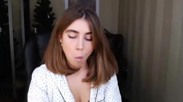 Image 10 of moanamo Stream on Chaturbate on 16 months ago