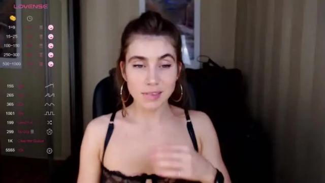 Image 4 of moanamo Stream on Chaturbate on 13 months ago