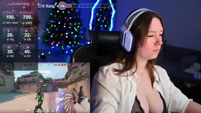 Image 10 of moaning___lisa Stream on Chaturbate on 14 months ago