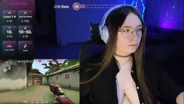 Image 4 of moaning___lisa Stream on Chaturbate on 24 days ago